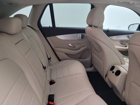 Used 2019 Mercedes-Benz GLC 350e 4MATIC w/ Premium Package image 19