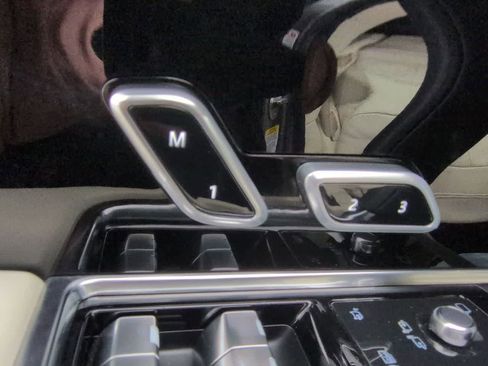 Certified 2023 Land Rover Range Rover SE image 17