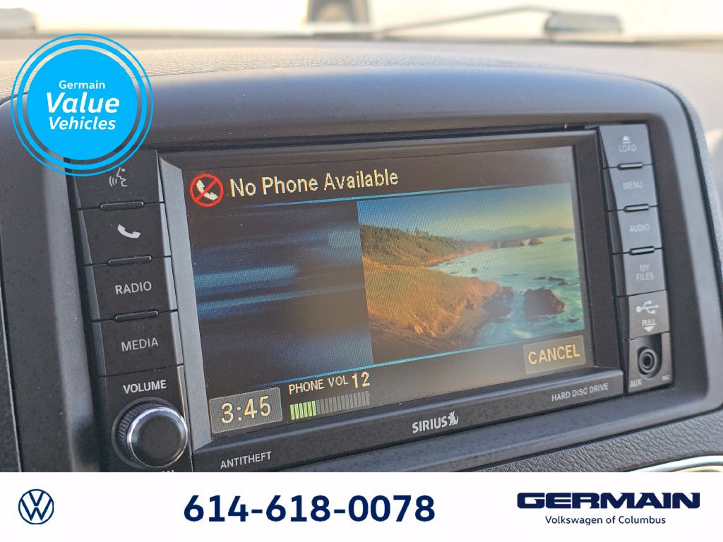 Used 2014 Chrysler Town & Country Touring FWD image 25