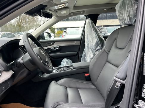 New 2026 Volvo XC90 B6 Ultra w/ Protection Package image 10