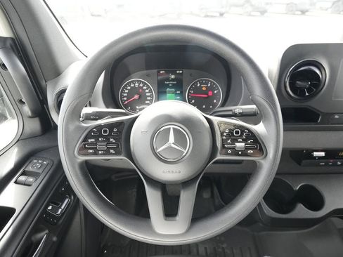 Used 2022 Mercedes-Benz Sprinter 144 Cargo image 8