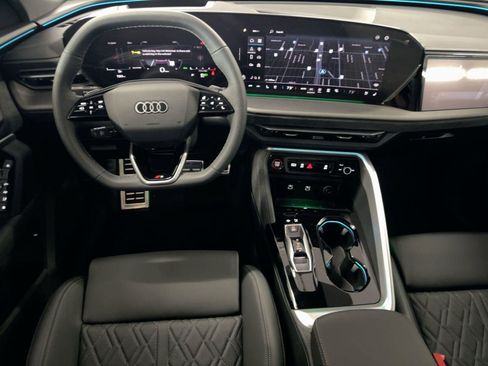 New 2025 Audi SQ5 Prestige image 29