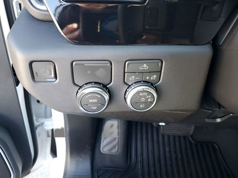 New 2026 GMC Sierra 1500 Elevation image 32