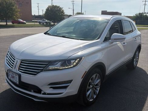 Used 2017 Lincoln MKC Select w/ Select Plus Package AWD/4WD image 2