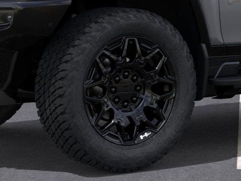 New 2026 GMC Hummer EV SUV w/ LPO, Roof Cross Rail Package AWD/4WD image 9