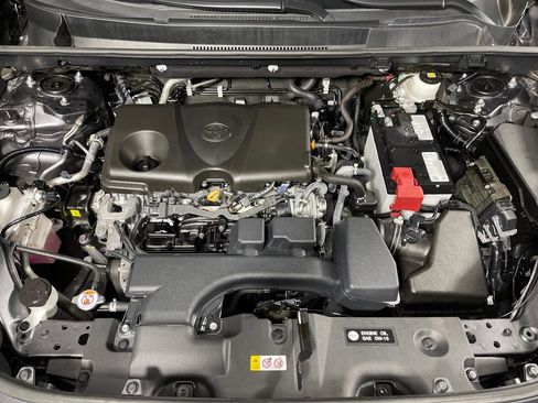 Certified 2025 Toyota RAV4 LE FWD image 9