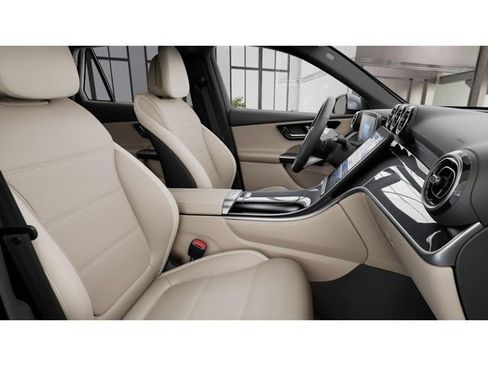 Used 2026 Mercedes-Benz GLC 300 4MATIC image 4