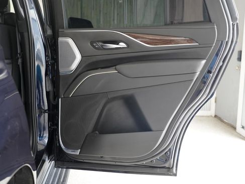 Used 2021 Cadillac Escalade Sport Platinum w/ LPO, ONYX Package image 36