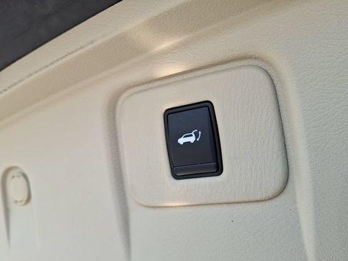Used 2016 Nissan Murano SL w/ SL Technology Package FWD image 30