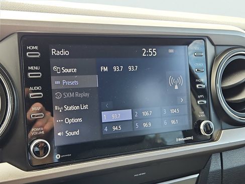 Used 2020 Toyota Tacoma SR5 AWD/4WD image 23