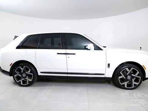 Certified 2025 Rolls-Royce Cullinan image 10