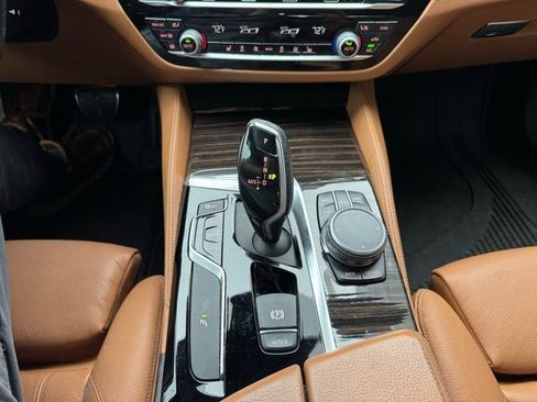 Used 2019 BMW 530i xDrive w/ M Sport Package image 21