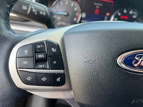 Used 2022 Ford Explorer XLT w/ Equipment Group 202A RWD image 18