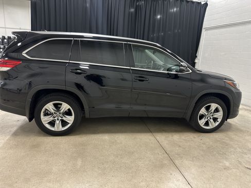 Used 2018 Toyota Highlander Limited w/ Protection Package #3 AWD/4WD image 11