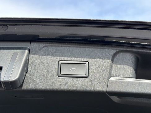 New 2026 Volkswagen Atlas Peak Edition AWD/4WD image 17