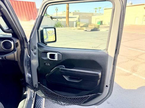 Used 2020 Jeep Gladiator Sport w/ Quick Order Package 24S AWD/4WD image 19
