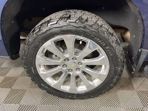 Used 2020 Chevrolet Silverado 1500 High Country w/ Technology Package image 12