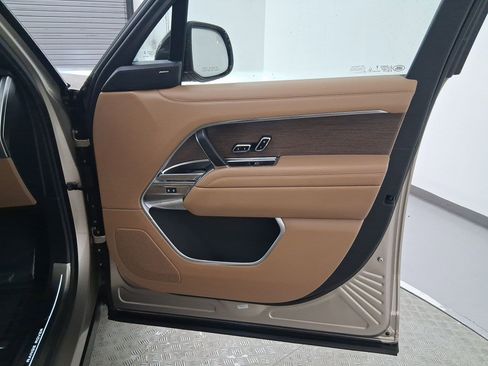 New 2026 Land Rover Range Rover SE image 30