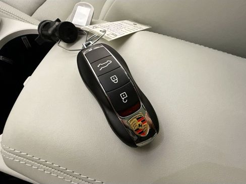 Used 2025 Porsche Macan S image 17