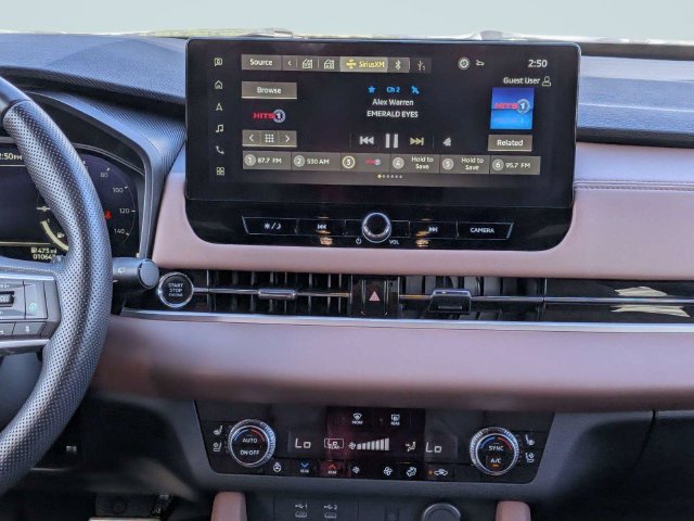Used 2025 Mitsubishi Outlander SEL FWD image 16