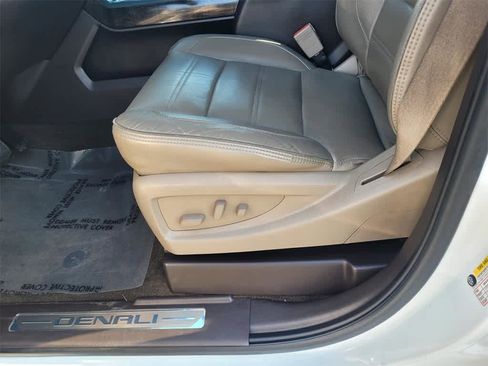 Used 2016 GMC Sierra 3500 Denali w/ Duramax Plus Package image 15