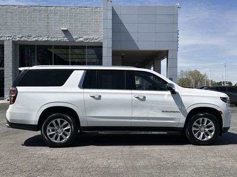 Used 2023 Chevrolet Suburban Premier AWD/4WD image 29