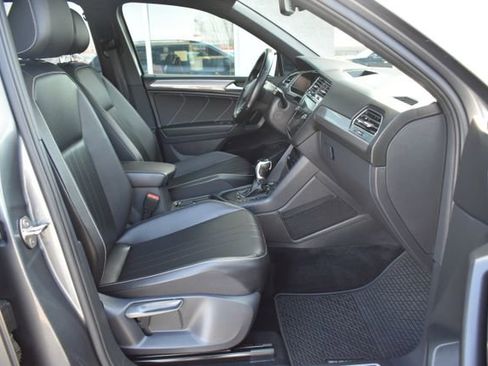 Used 2022 Volkswagen Tiguan SE R-Line image 43