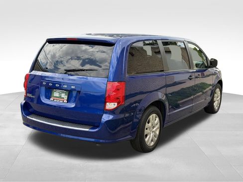 Used 2019 Dodge Grand Caravan SE w/ UConnect Hands-Free Group FWD image 5