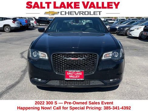 Used 2022 Chrysler 300 S image 2