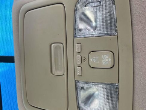 Used 2005 Toyota Solara SLE FWD image 27