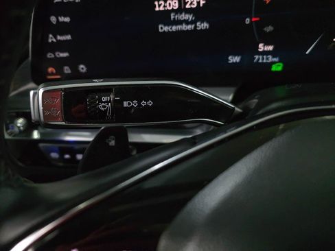 Used 2024 Cadillac Lyriq Sport image 22