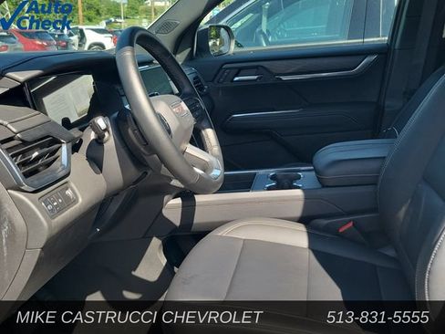 Used 2026 GMC Acadia Elevation w/ Elevation Premium Package FWD image 23