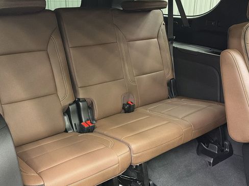 Used 2026 Chevrolet Suburban High Country w/ Sun And Tow Package image 39