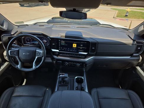 Used 2024 Chevrolet Silverado 1500 LT Trail Boss w/ Convenience Package II AWD/4WD image 13
