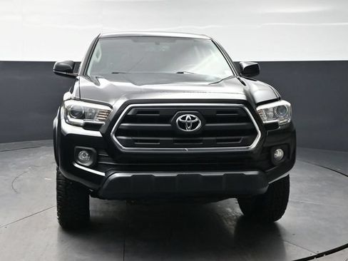 Used 2017 Toyota Tacoma SR5 w/ Tow Package RWD image 2