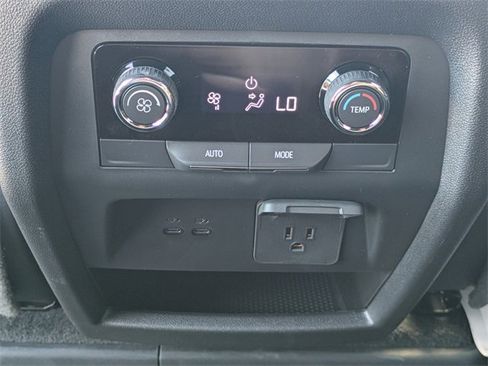 New 2026 Chevrolet Traverse LT w/ Enhanced Driving Package image 17