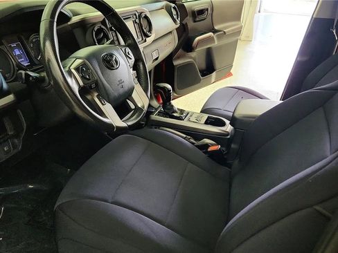 Used 2019 Toyota Tacoma SR5 image 22