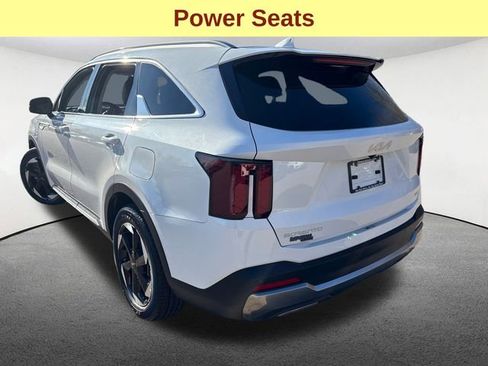 Used 2025 Kia Sorento EX w/ EX Panoramic Sunroof Package image 10