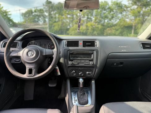 Used 2012 Volkswagen Jetta SE FWD image 9