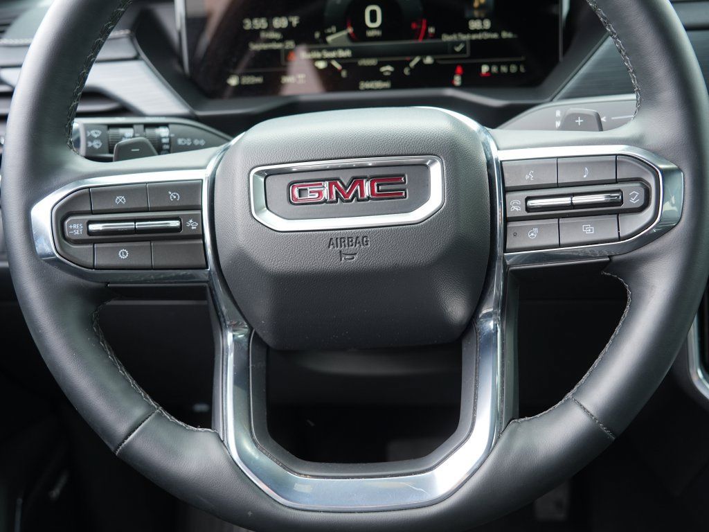 Certified 2026 GMC Acadia Elevation w/ Elevation Premium Package AWD/4WD image 23