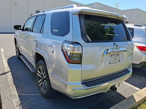 Used 2017 Toyota 4Runner Limited AWD/4WD image 4