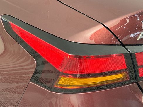 Used 2023 Nissan Altima 2.5 SV FWD image 35
