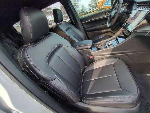 New 2025 Jeep Grand Cherokee L Limited image 41