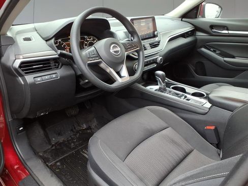 Used 2023 Nissan Altima 2.5 SV image 10