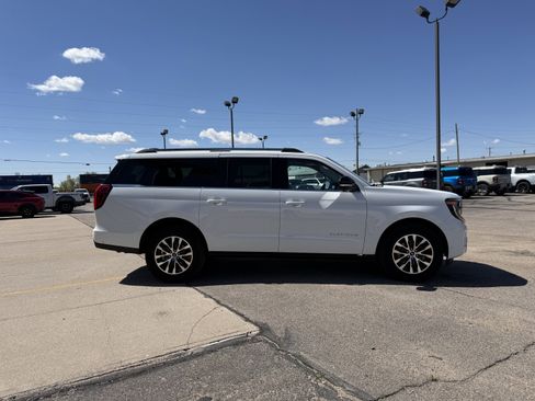 Used 2025 Ford Expedition Max Platinum AWD/4WD image 5