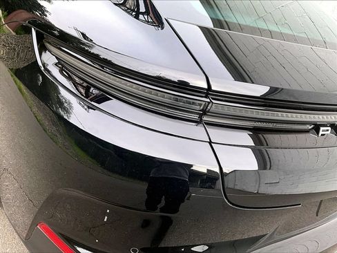 Certified 2025 Porsche Panamera 4 AWD/4WD image 30
