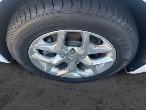 Used 2019 Chrysler Pacifica Limited FWD image 37