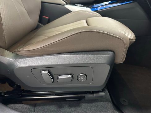 Used 2025 BMW X3 xDrive30i w/ M Sport Package AWD/4WD image 54