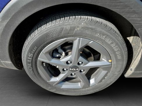 Used 2025 Kia K4 LXS image 34