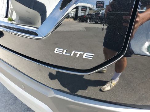 Used 2025 Honda Pilot Elite image 7